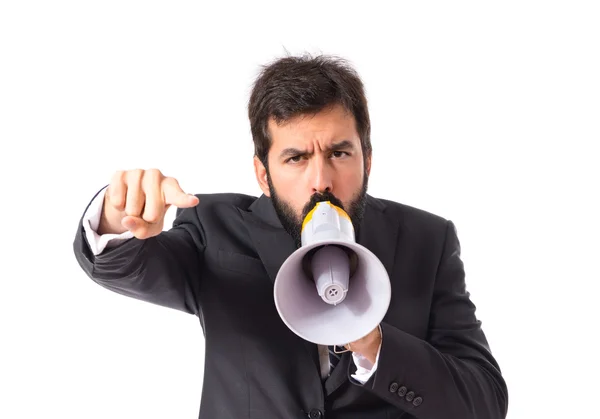 Empresario gritando sobre fondo blanco aislado —  Fotos de Stock