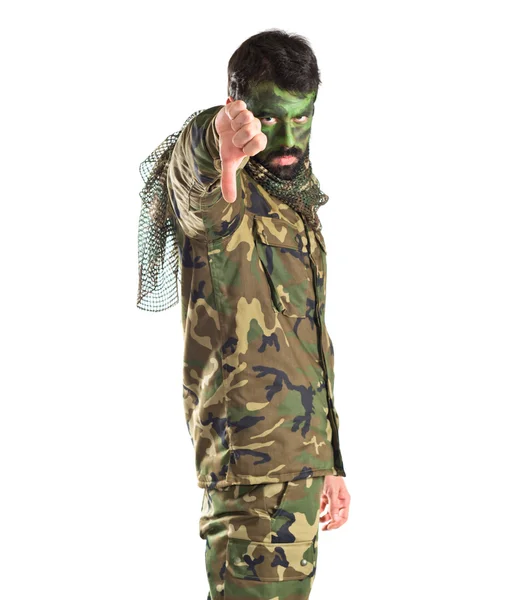 Soldier doing bad signal — Stock Photo, Image