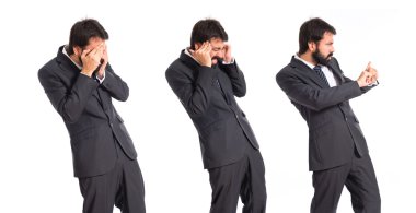 izole beyaz arka plan üzerinde hayal kırıklığına işadamı