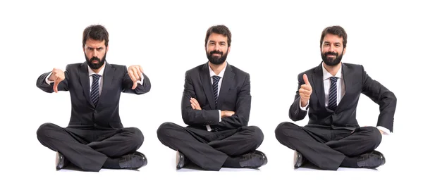 Feliz hombre de negocios sobre fondo blanco — Foto de Stock