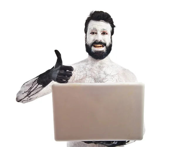 Förhistoriska människan med laptop — Stockfoto