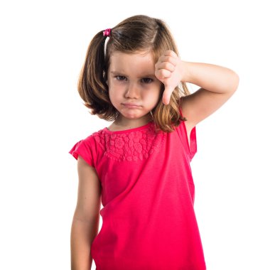 Çocuk kötü sinyal yapıyor