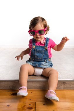 Bebek güneş gözlüğü ile Studio