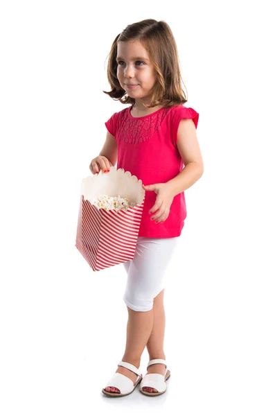 Enfant mangeant des popcorns — Photo