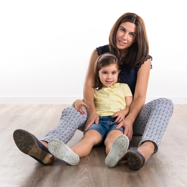 Madre e hija en el estudio —  Fotos de Stock