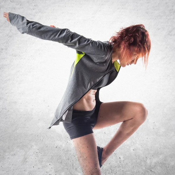 Kvinna dansar streetdance — Stockfoto