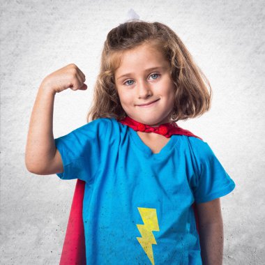 Beyaz arka plan üzerinde çocuk