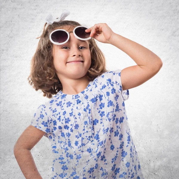 Niño sobre fondo blanco — Foto de Stock