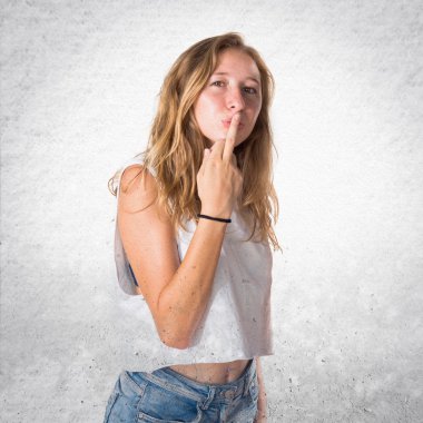 Boynuz jest yapma kız