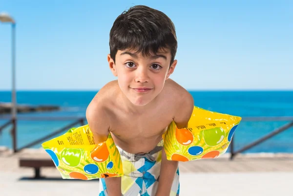 Niño feliz en traje de baño —  Fotos de Stock