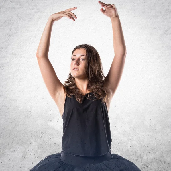 Bailarina bailando sobre blanco —  Fotos de Stock