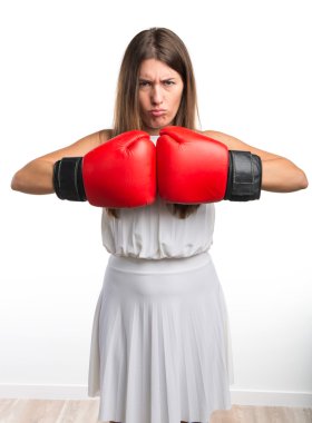 Boks eldivenli kız.