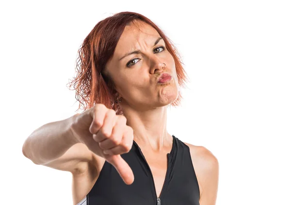 Frau macht schlechtes Signal — Stockfoto