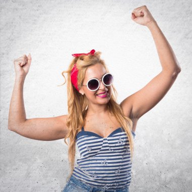 Beyaz güzel sarışın kadın