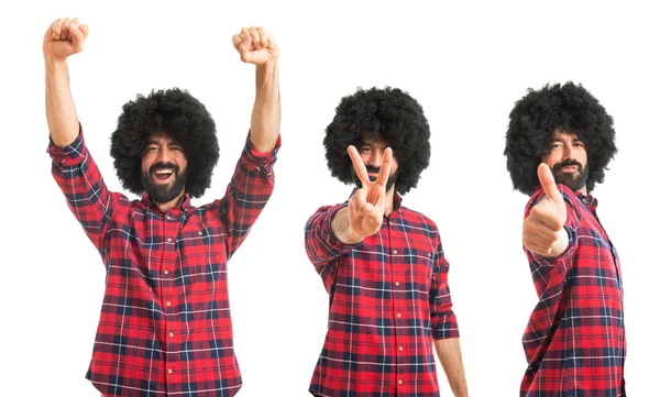 Afro-Mann macht Siegesgeste — Stockfoto