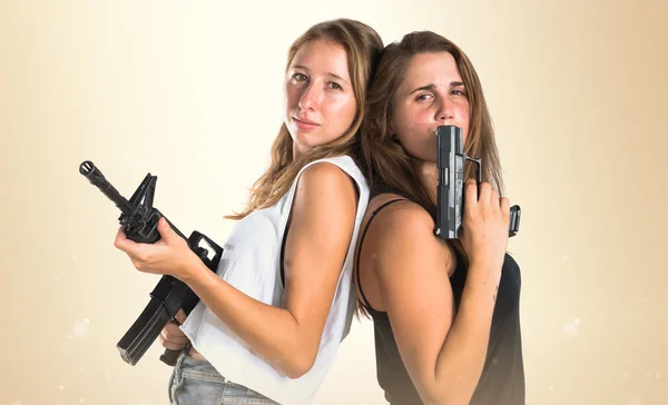 Holding bir Smg ve silah arkadaşları — Stok fotoğraf