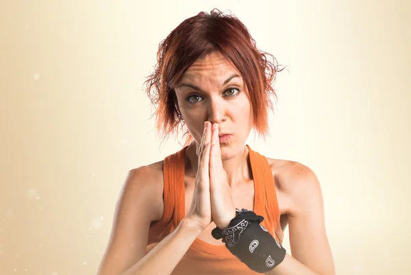 Redhead Woman over ocher background — Stock Photo, Image