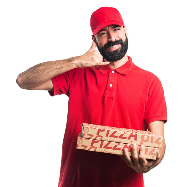 Homem de entrega de pizza fazendo gesto telefone — Fotografia de Stock