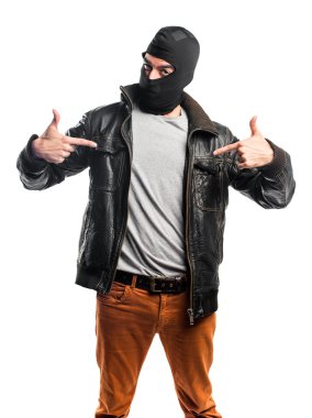 Adam kendisiyle gurur