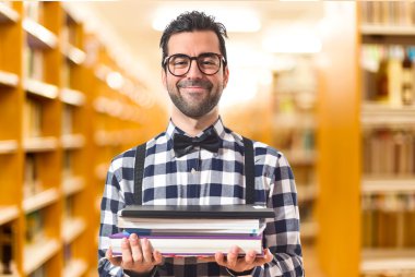 Havalı çocuk holding kitaplar