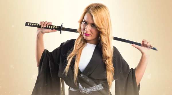 Mujer vestida como samurai — Foto de Stock