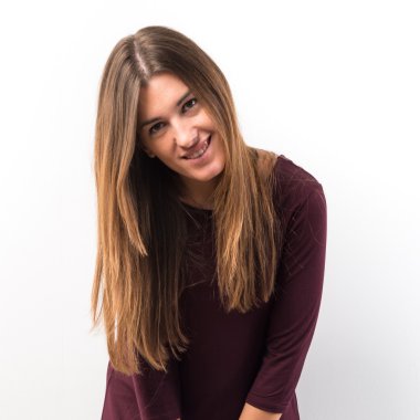 Studio çok esmer kadın