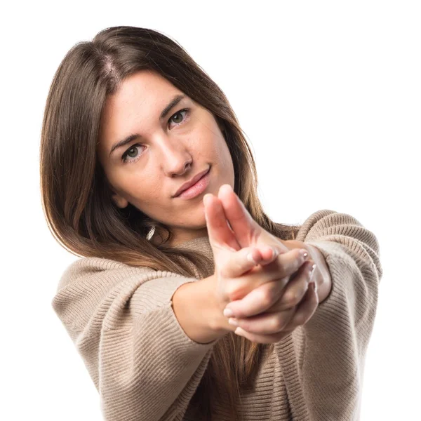 Mädchen macht Waffe-Geste — Stockfoto