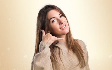 Studio çok esmer kadın