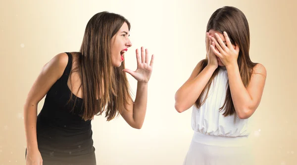 Woman shouting at her sister — Stock Photo, Image