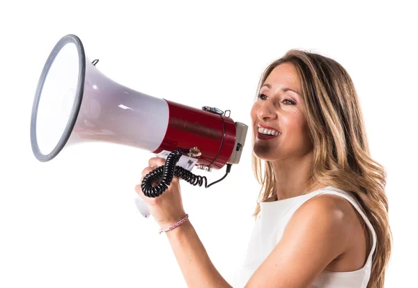 Vrouw schreeuwen door megafoon — Stockfoto