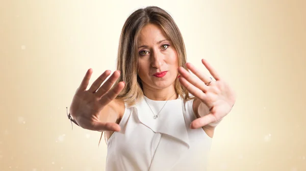 Woman making stop gesture — Stock Photo, Image