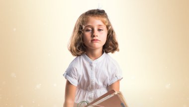 Birkaç üniversite not tutan kız