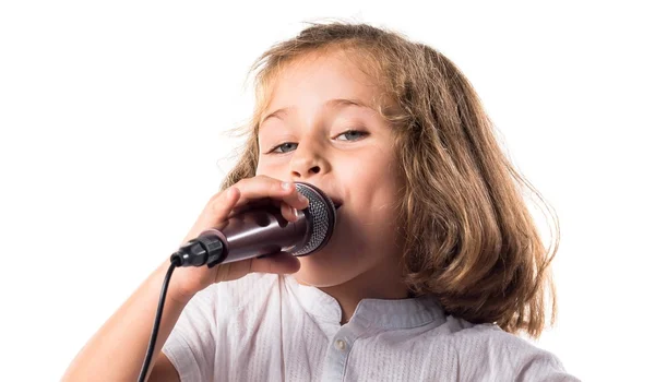 Girl singing with microphone — Stock Photo, Image