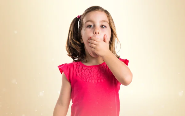 Dítě dělá gesto překvapení — Stock fotografie