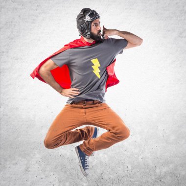 Süper kahraman telefon jest yapma