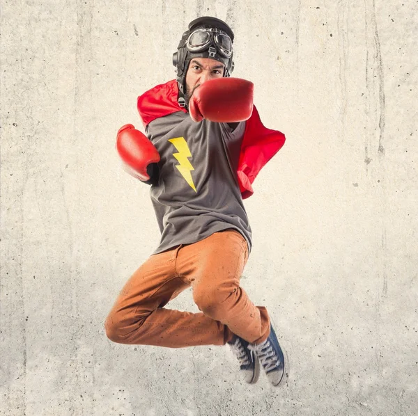 Superhéroe con guantes de boxeo —  Fotos de Stock