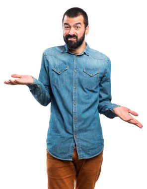 Adam önemsiz jest yapma