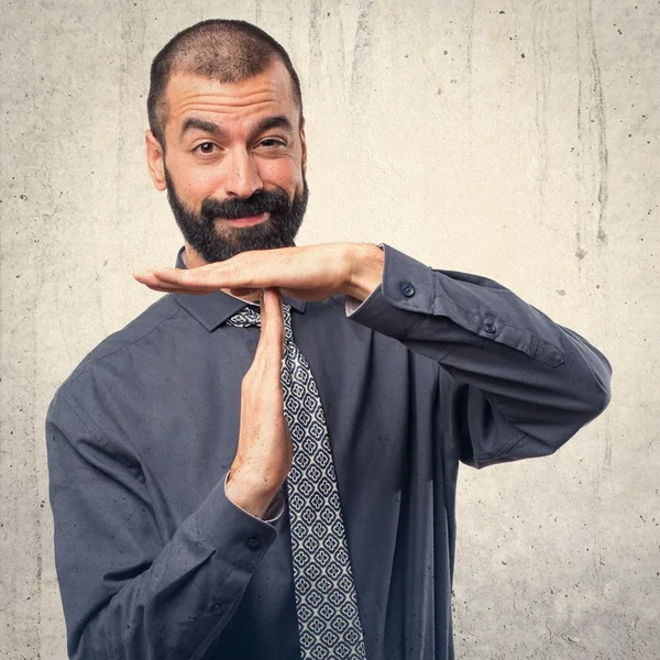 Hombre haciendo tiempo fuera gesto — Foto de Stock