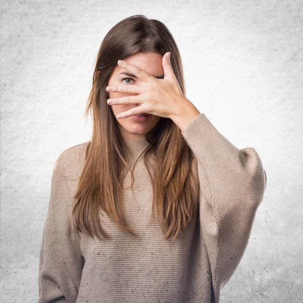 Frau über isoliertem weißen Hintergrund — Stockfoto