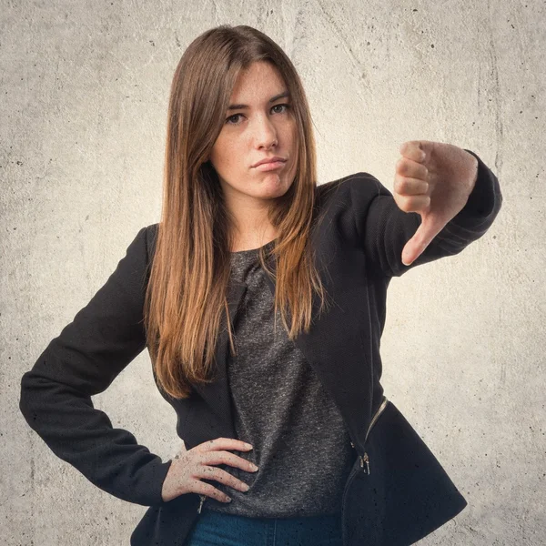 Mädchen über isoliertem weißem Hintergrund — Stockfoto