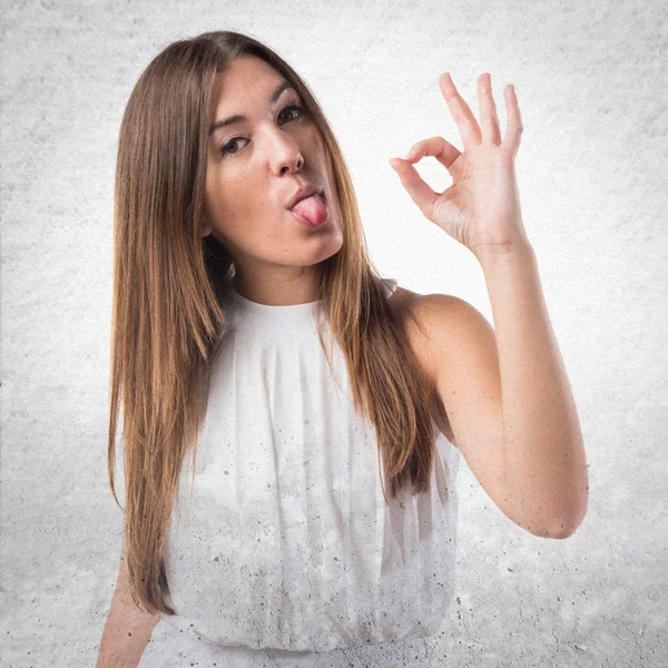 Girl making OK sign — Stock Photo, Image