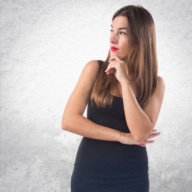 Kız izole beyaz arka plan üzerinde