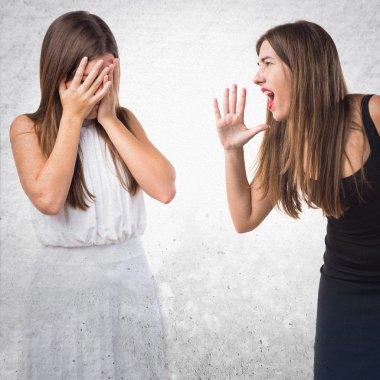 Kardeşinin bağıran kadın