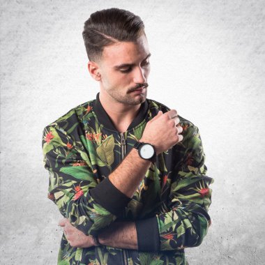 Model adam üzerinde beyaz Studio