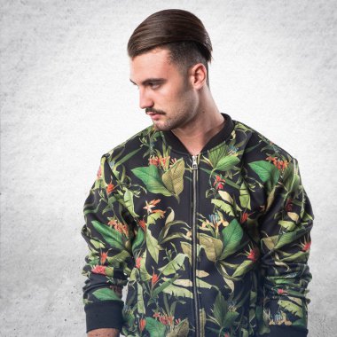 Model adam üzerinde beyaz Studio