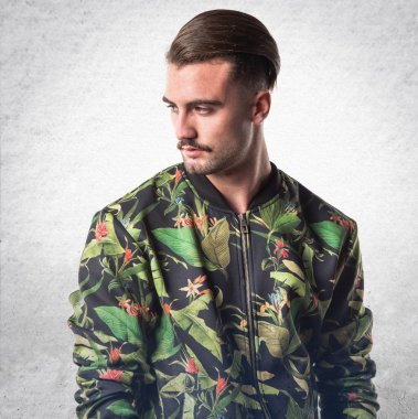 Model adam üzerinde beyaz Studio