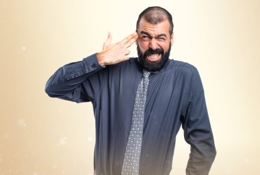 Adam intihar jest yapma