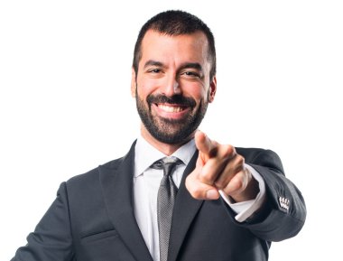 öne doğru işaret eden işadamı