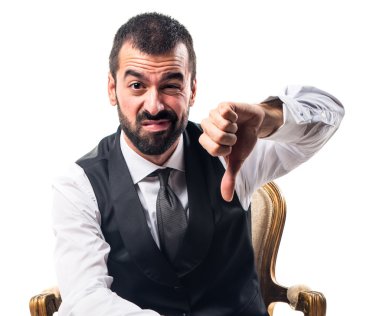 İşadamı kötü sinyal yapıyor