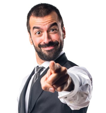 öne doğru işaret eden işadamı